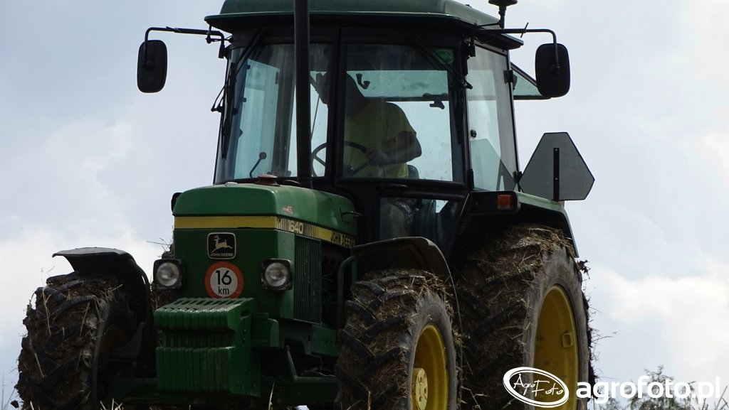 John Deere 1640
