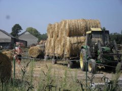 John Deere 1640 & laweta