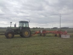 John Deere 3040 +  Kuhn