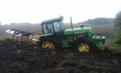 John Deere 3650 & HUARD