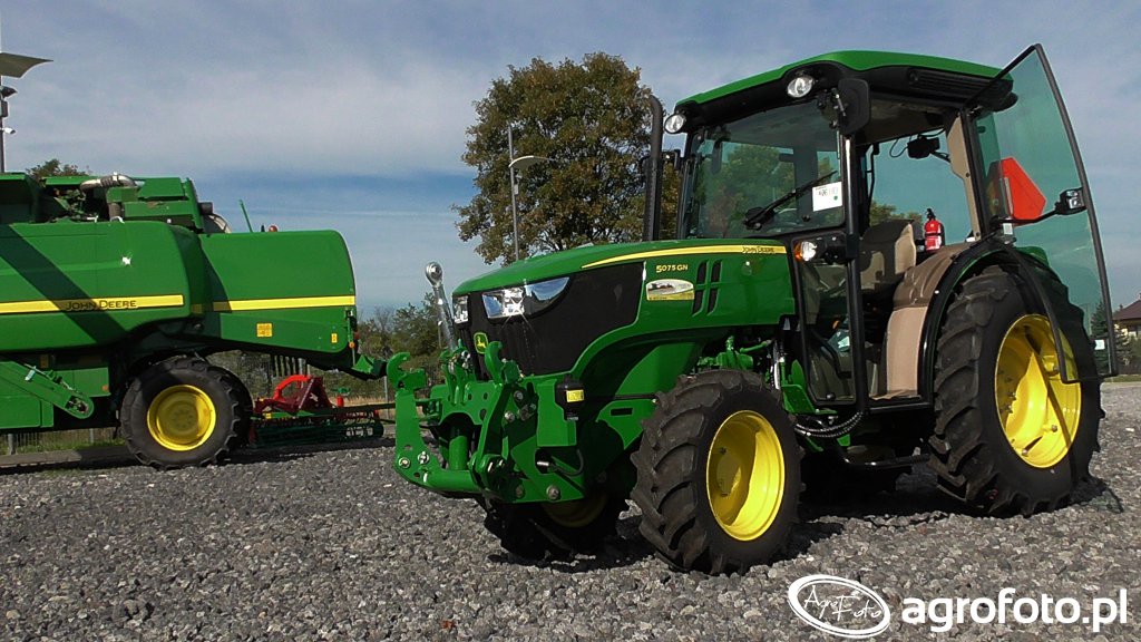 John Deere 5075GN