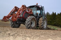 Valtra A82 & Bomet