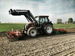 Valtra N111e + Unia Ares TXL + Agromasar Front Disc