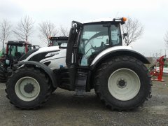 Valtra T 144 versu