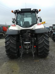 Valtra T 144 versu