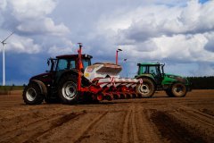 Valtra T133 i T140 Kuhn i Monosem