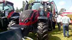 Valtra T144