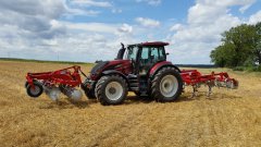 Valtra T214 Direct + zestaw Kongskilde
