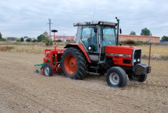 Massey Ferguson 3050 & Agro-Masz SR300