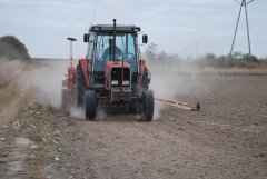 Massey Ferguson 3050 & Agro-Masz SR300