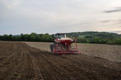 Massey Ferguson 8220 + Kverneland Accord Pneumatic DA 3m