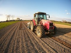 Massey Ferguson 5435 & Monosem NG4 Plus