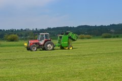 Massey ferguson 698t i john deere 545