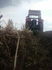 Massey Ferguso 235 i Pług UG 2