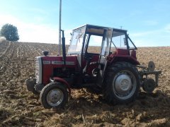 Massey Ferguson 255 & Pług