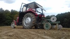 Massey Ferguson 255&Pług