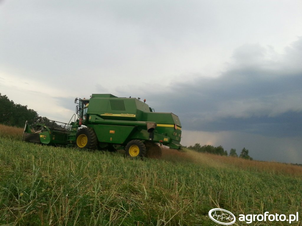 Kombajn John Deere 1450 - foto #652913 - Galeria rolnicza agrofoto