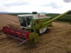 Claas Dominator 106