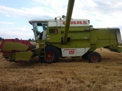 Claas Dominator 106