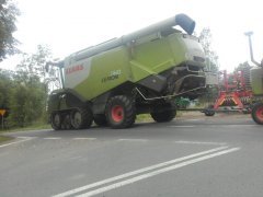 Claas Lexion 760 + V900 vario