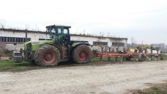 Claas Xerion 3800 track