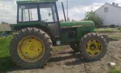 John Deere 3040