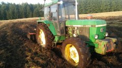 John Deere 3140