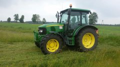 John Deere 5100M