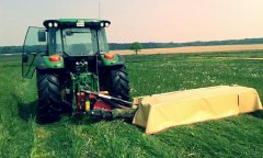 John Deere 5100R i Vicon CM2400