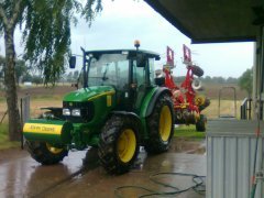 John deere 5620 i Carrier 420