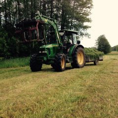 John Deere 5620