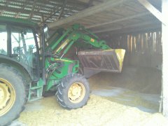 John Deere 5620