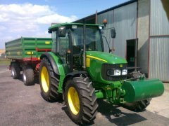 John Deere 5620