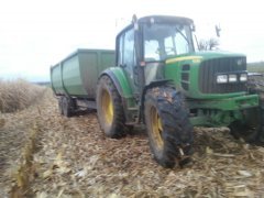 John Deere 6230