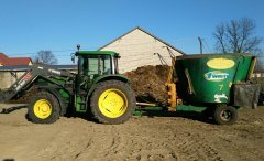 John Deere 6230