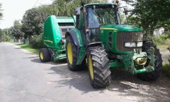 John Deere 6930