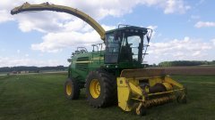 John Deere 7400