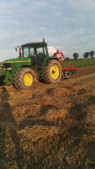 John Deere 7600 & Agregat talerzowy agro masz 3m