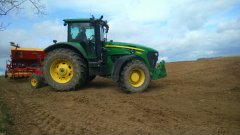 John Deere 7830