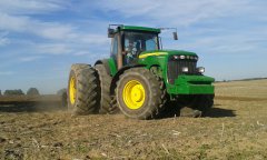 John Deere 8420