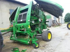 John Deere 854