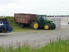 john deere7110