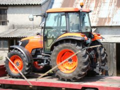 Kubota M7040.