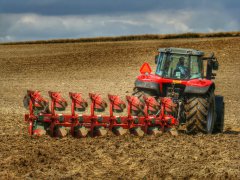 Massey Ferguson 8480 i Kverneland PN100