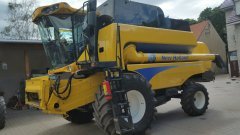 New Holland CSX 7070