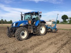 New Holland T6030 RC & Monosem PNU 6