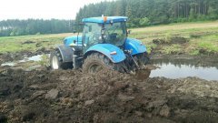 New Holland T7040