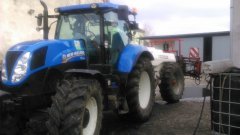 New Holland T7.200 & Holder in 250