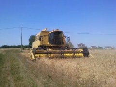 New Holland Tx66