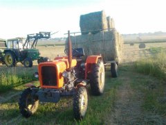 Ursus C-330 z lawetą & John Deere 1640 z John Deere 550